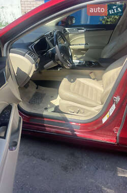 Седан Ford Fusion 2015 в 