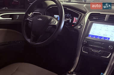 Седан Ford Fusion 2020 в 