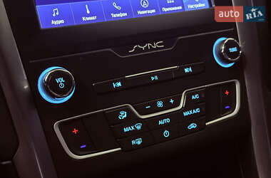 Седан Ford Fusion 2020 в 