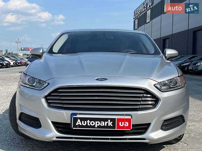 Седан Ford Fusion 2016 в Львове