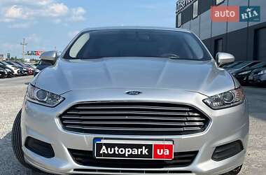Седан Ford Fusion 2016 в 