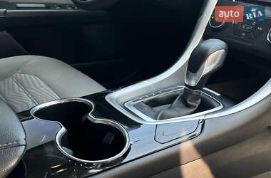 Седан Ford Fusion 2016 в 
