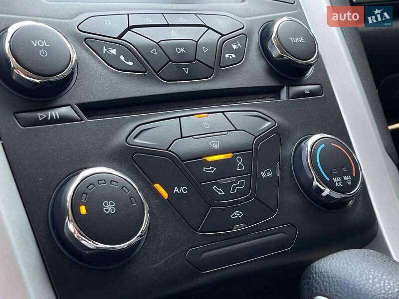 Седан Ford Fusion 2016 в Львове