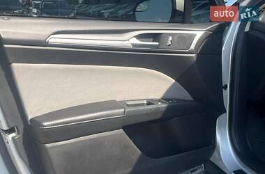 Седан Ford Fusion 2016 в 