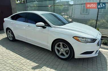 Седан Ford Fusion 2016 в 