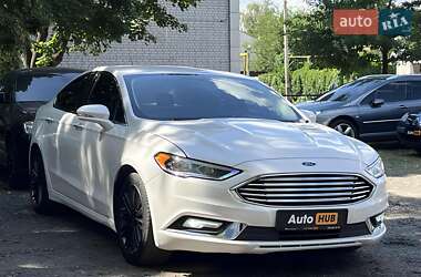 Седан Ford Fusion 2016 в 