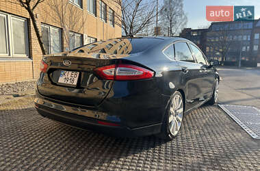 Седан Ford Fusion 2013 в 
