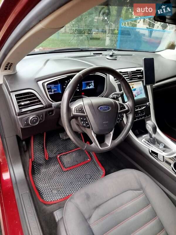 Седан Ford Fusion 2013 в Ровно