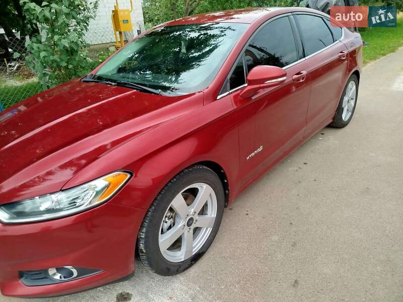 Седан Ford Fusion 2013 в Ровно