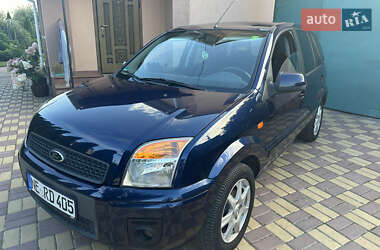 Хэтчбек Ford Fusion 2010 в 