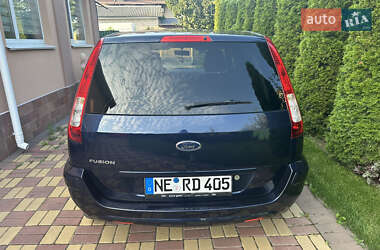 Хэтчбек Ford Fusion 2010 в 