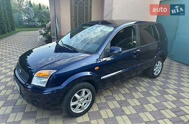 Хэтчбек Ford Fusion 2010 в 