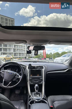 Седан Ford Fusion 2016 в 