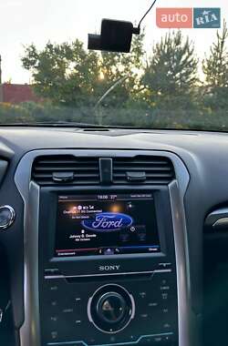 Седан Ford Fusion 2012 в 