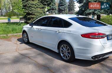 Седан Ford Fusion 2017 в 