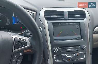 Седан Ford Fusion 2017 в 