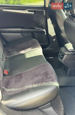 Седан Ford Fusion 2014 в 
