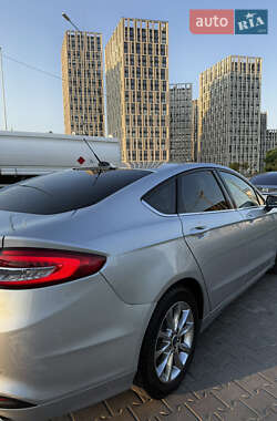 Седан Ford Fusion 2017 в 