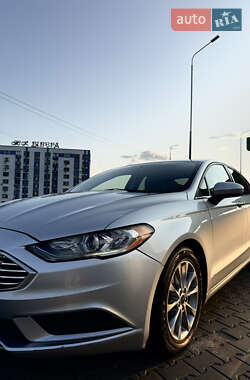 Седан Ford Fusion 2017 в 