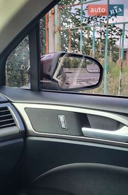 Седан Ford Fusion 2017 в 
