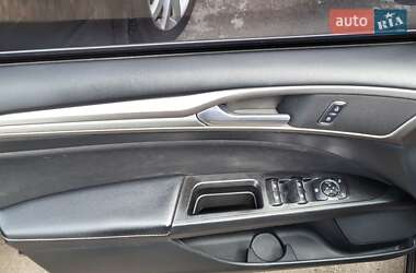 Седан Ford Fusion 2017 в 