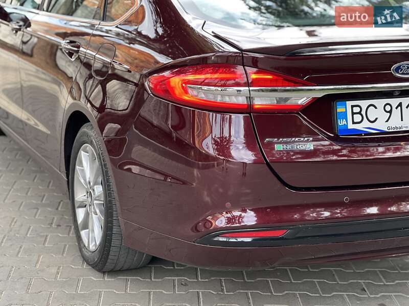 Седан Ford Fusion 2016 в Львове