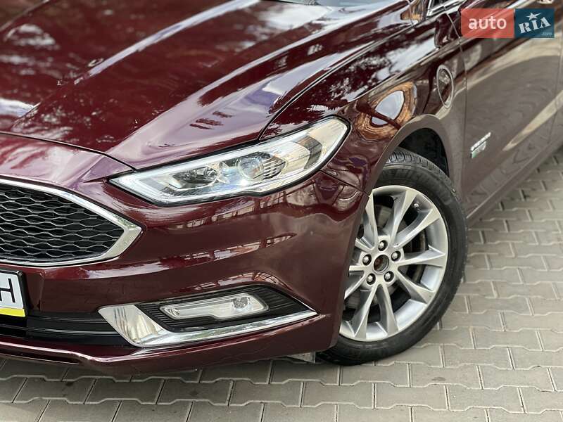 Седан Ford Fusion 2016 в Львове