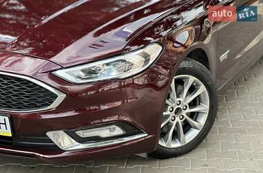Седан Ford Fusion 2016 в 