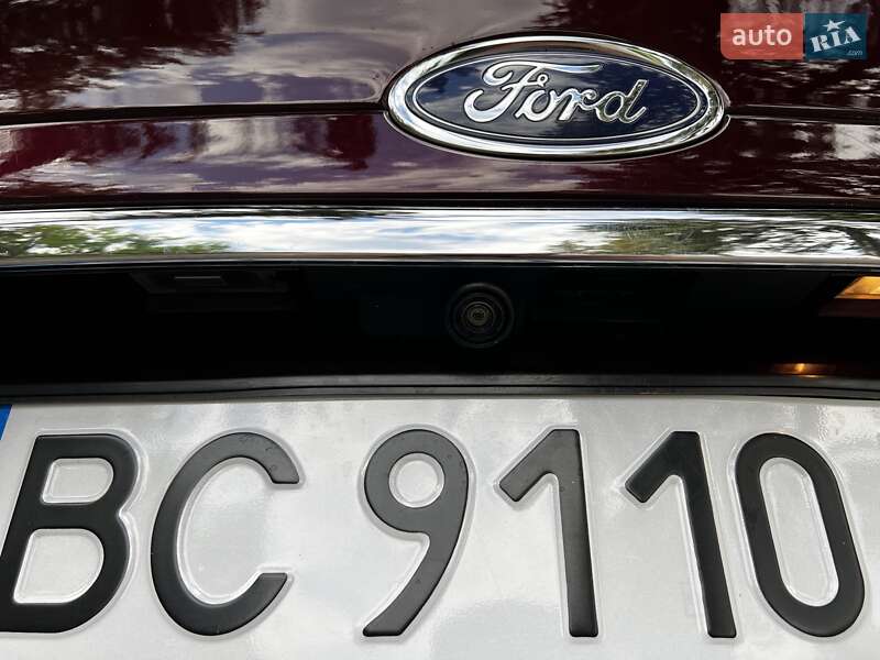 Седан Ford Fusion 2016 в Львове