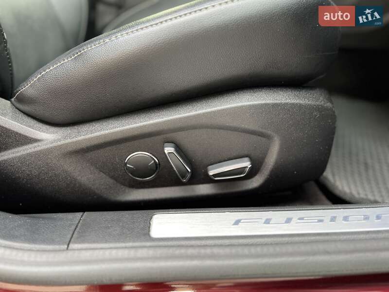 Седан Ford Fusion 2016 в Львове