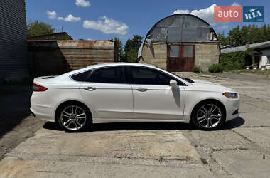 Седан Ford Fusion 2015 в 