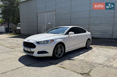 Седан Ford Fusion 2015 в 