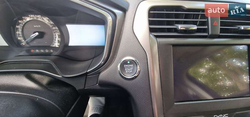 Седан Ford Fusion 2020 в Стрию