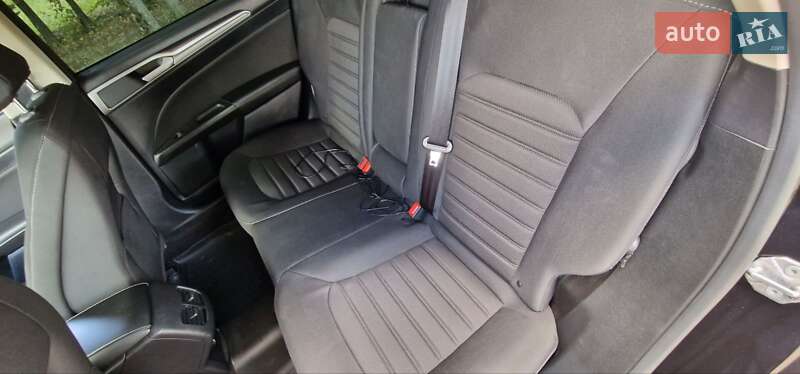 Седан Ford Fusion 2020 в Стрию