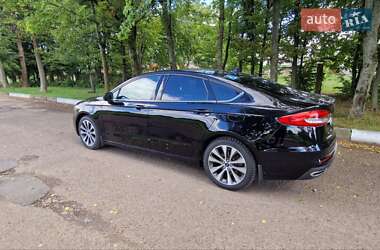 Седан Ford Fusion 2020 в 