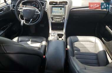 Седан Ford Fusion 2018 в 