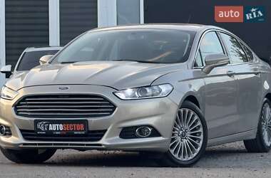 Седан Ford Fusion 2015 в 