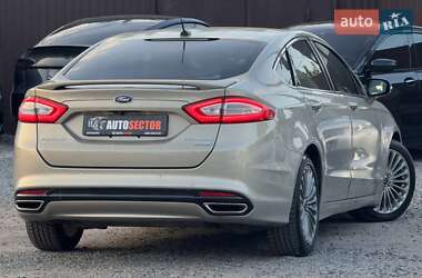 Седан Ford Fusion 2015 в 