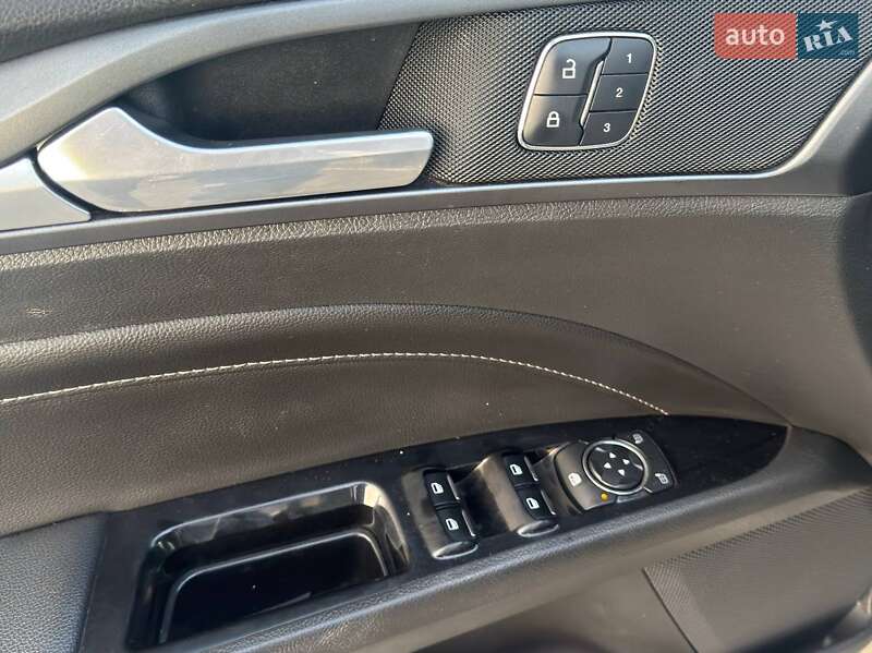 Седан Ford Fusion 2015 в Харкові