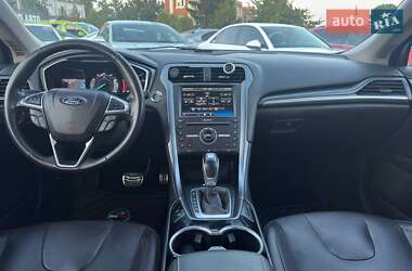 Седан Ford Fusion 2015 в 