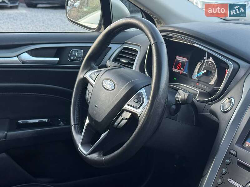 Седан Ford Fusion 2015 в Харкові