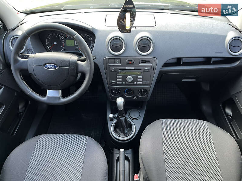 Хэтчбек Ford Fusion 2005 в Полтаве