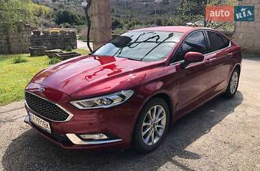 Седан Ford Fusion 2017 в 