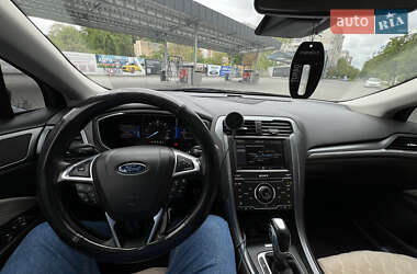 Седан Ford Fusion 2014 в 