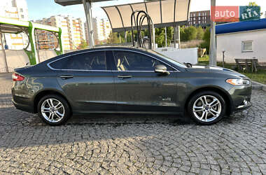 Седан Ford Fusion 2014 в 