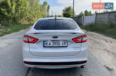 Седан Ford Fusion 2015 в 