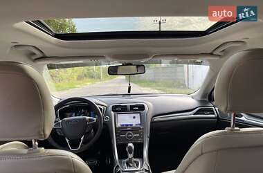 Седан Ford Fusion 2015 в 