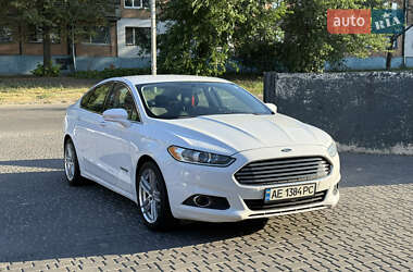 Седан Ford Fusion 2015 в 