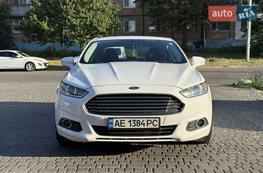 Седан Ford Fusion 2015 в 