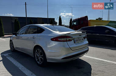 Седан Ford Fusion 2016 в 